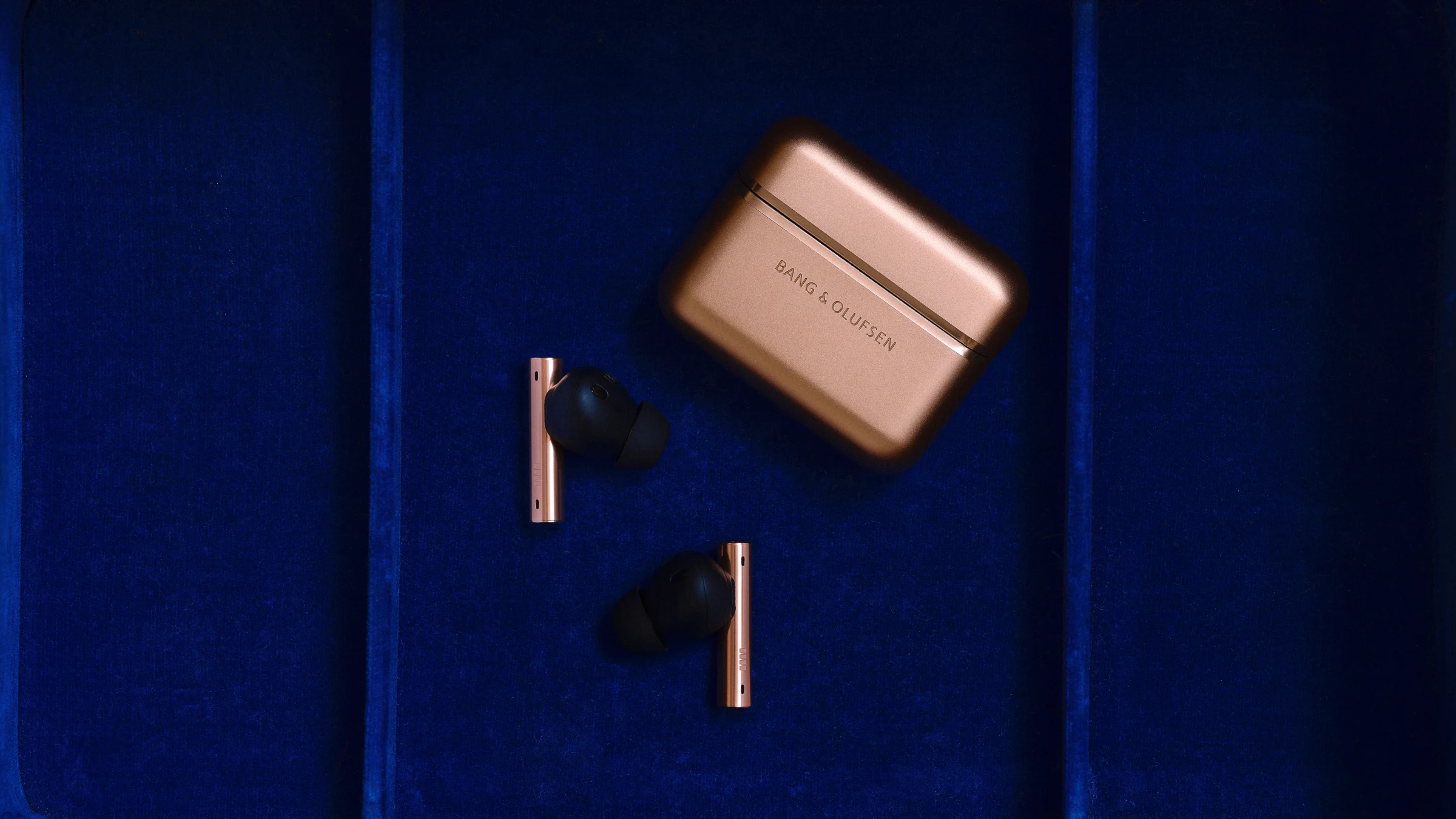 Beo Grace Honey Tone : une nouvelle finition signée Bang & Olufsen